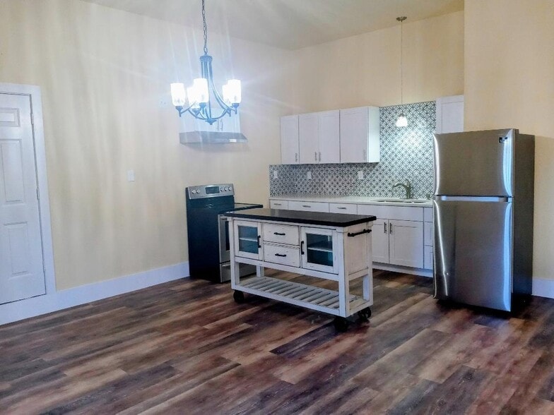 Primary Photo - 2588 Connie Dr