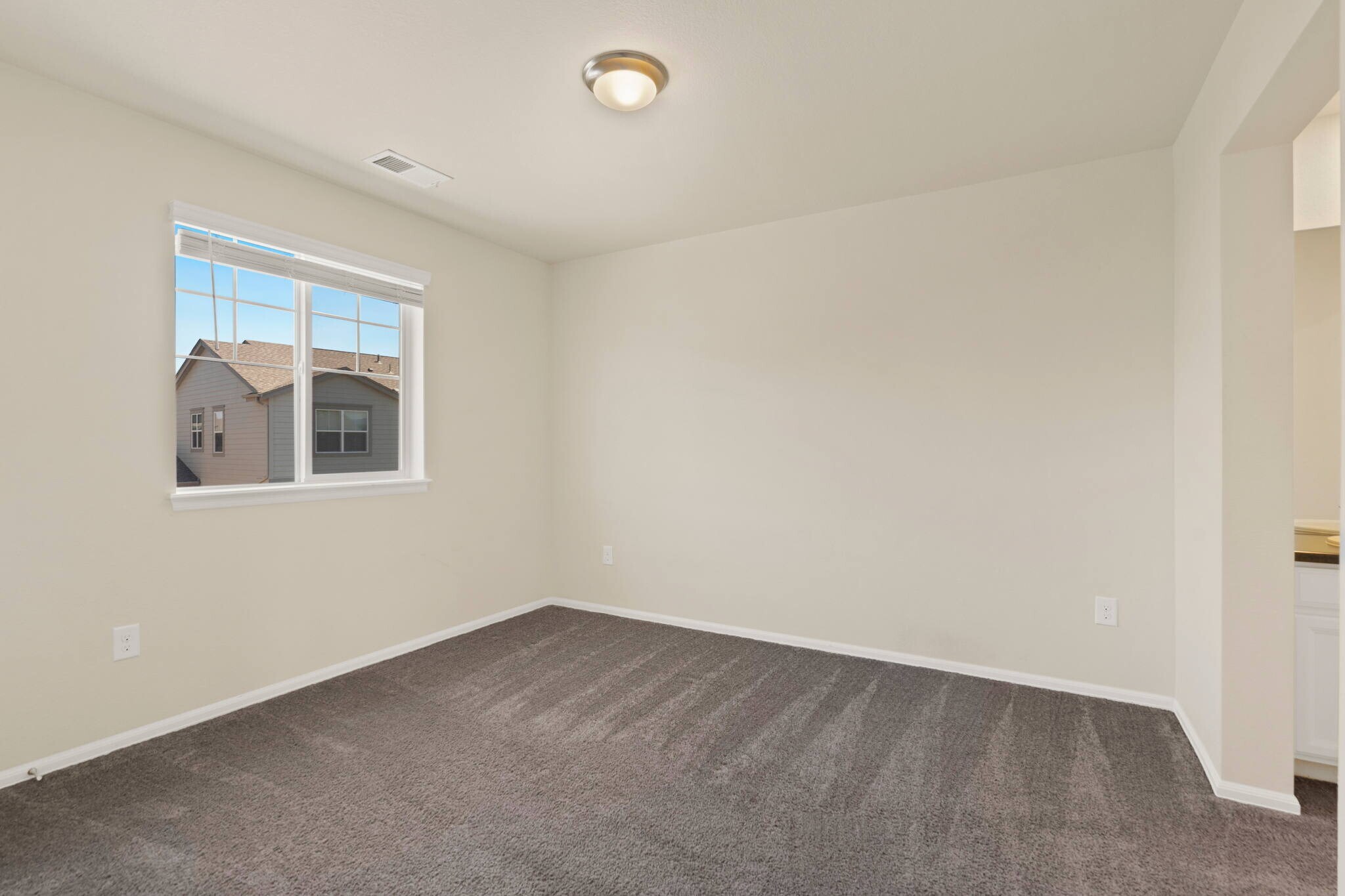 Building Photo - 532 Vicot Way