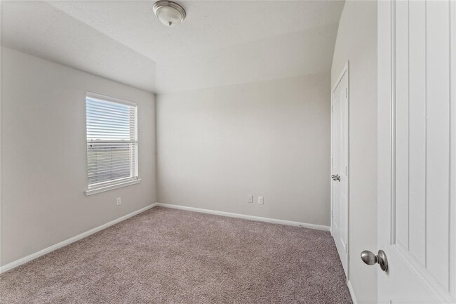 Building Photo - 8014 Oxbow Manor