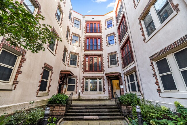 Building Photo - 4300 Spruce St