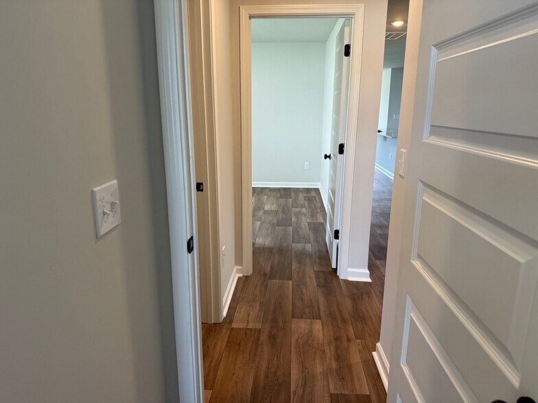 Building Photo - 1225 Black Kite Ct SW