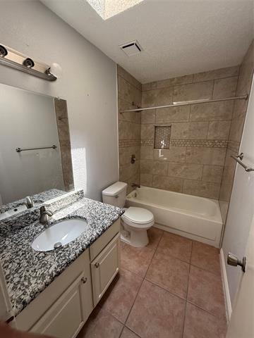 Building Photo - 2105 Maplewood Trail