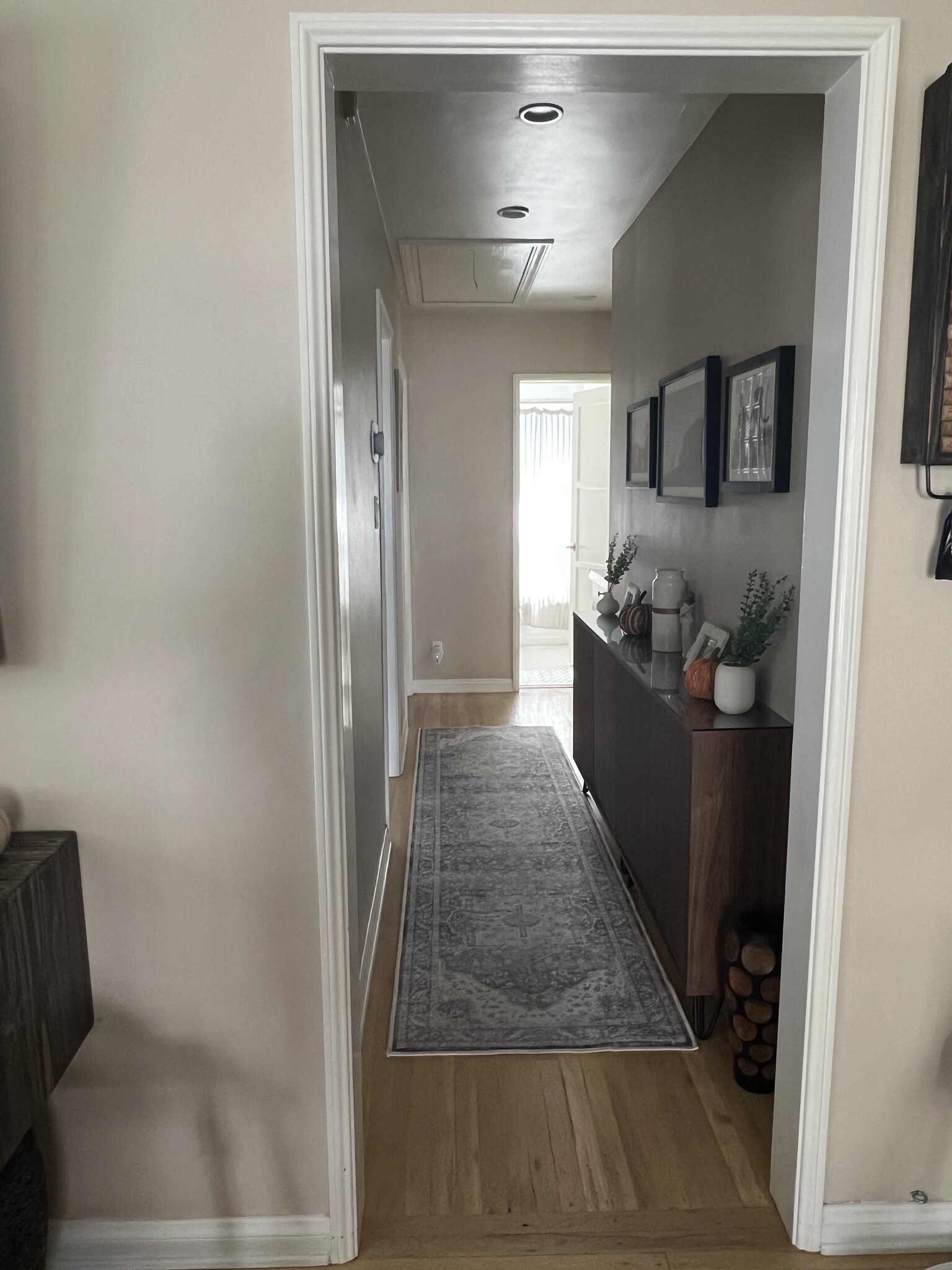 Hallway - 3730 Pontiac St