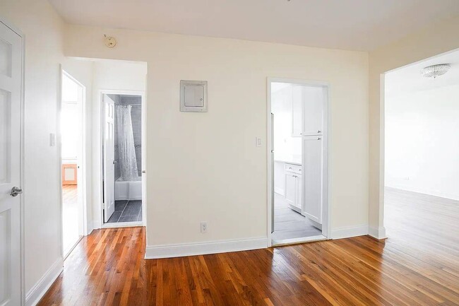 Building Photo - 20-120 71st Ave