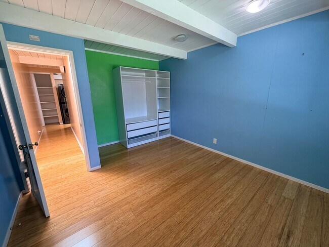 Building Photo - San Mateo 4Bed/2Ba Eichler Home with Putting Green, Vegetable Garden & Designer Finishes