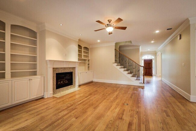 Building Photo - 4324 Ione St