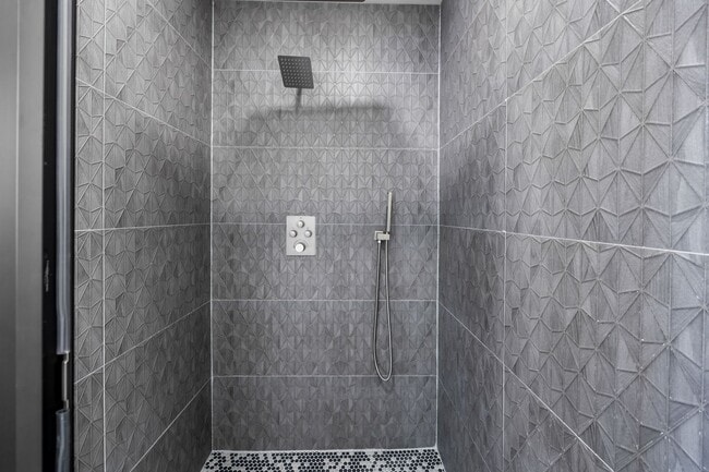 Building Photo - Thiel on 9th