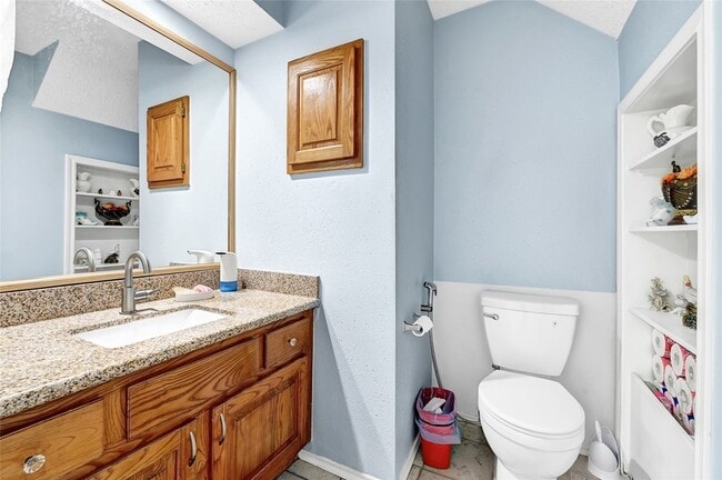Building Photo - 13523 Pasa Robles Ln