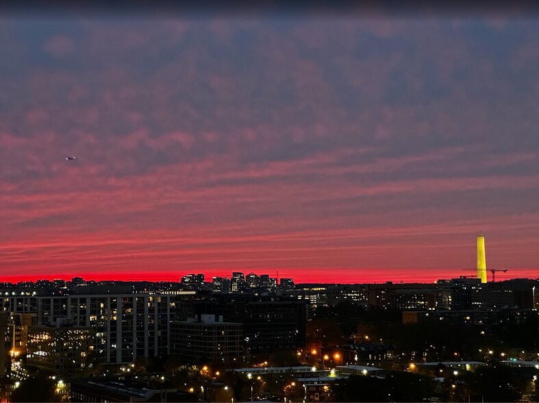 Building Photo - 1211 Van St SE