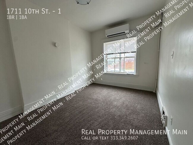 Building Photo - 1711 10th St