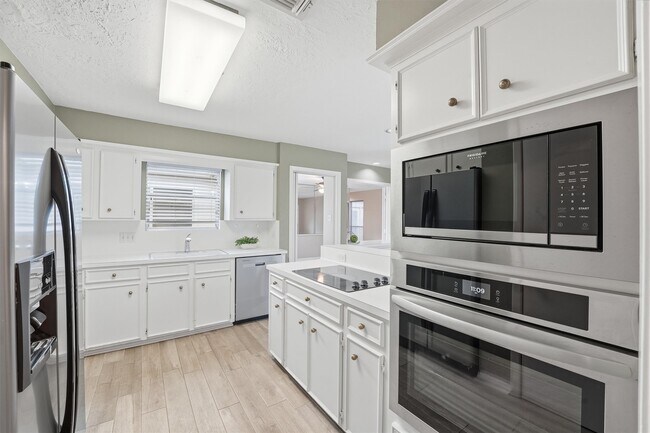 Building Photo - 2513 Country Club Blvd