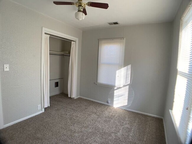 Building Photo - Spacious Rural Setting- 3 bedroom in Niles!