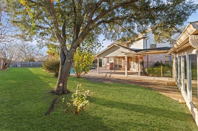 Building Photo - 1914 Rosebay Ct