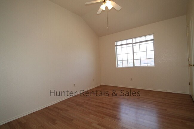 Building Photo - Perfect Two Bedroom