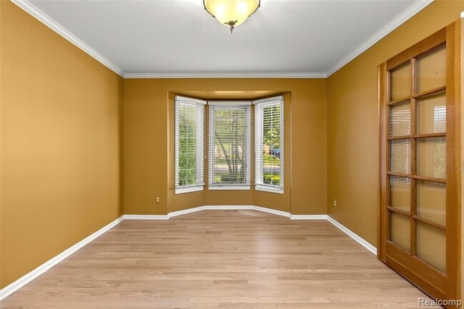 Building Photo - 5648 Whitfield Dr