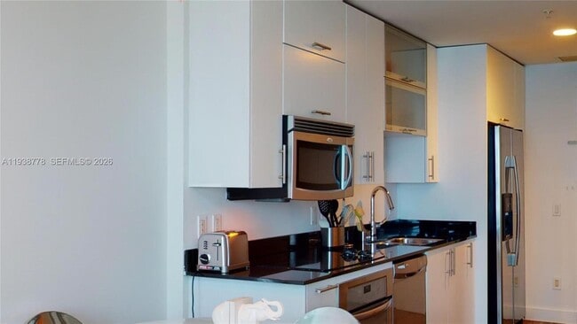 Building Photo - 60 SW 13th St