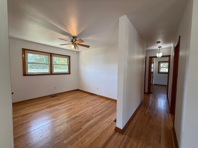 Building Photo - Three Bedroom Ranch