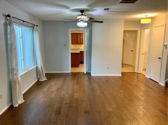 Building Photo - 11502 Tanglebriar Trail