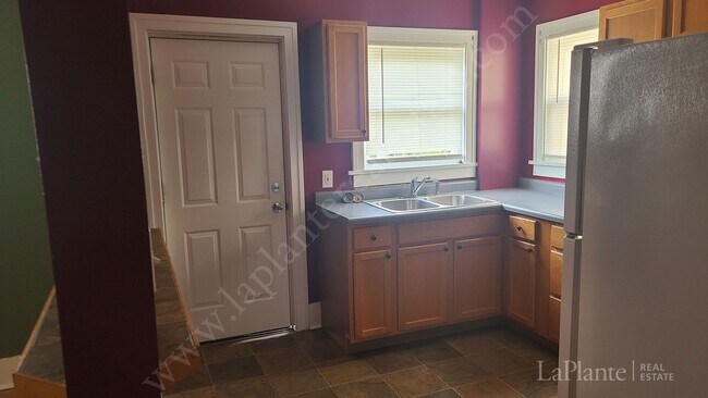 Building Photo - East Toledo Home for Rent