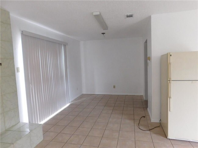 Building Photo - 3939 N Garland Ave