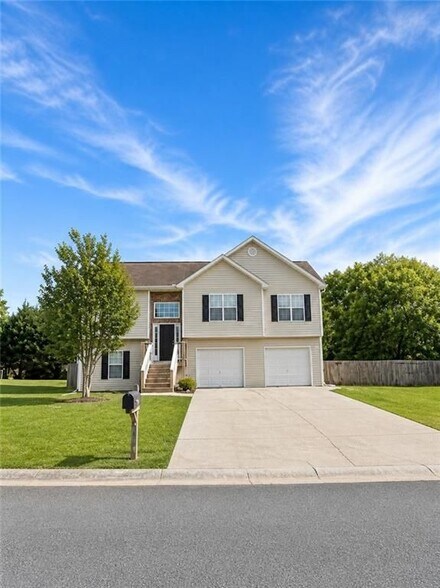 Building Photo - 62 Kingston Pointe Dr