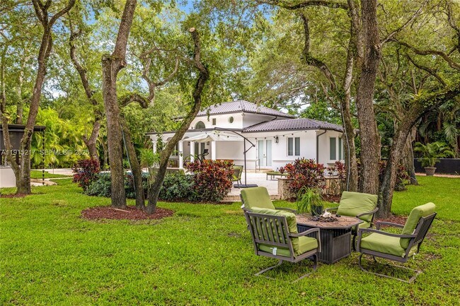 Building Photo - 8941 SW 65th Ct