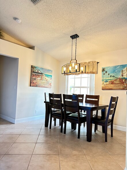 Building Photo - 6053 NW 45th Ave