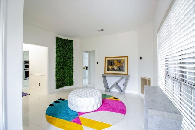 Building Photo - 1914 Hickory Lawn Dr