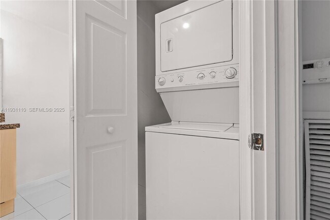 Building Photo - 6362 Collins Ave