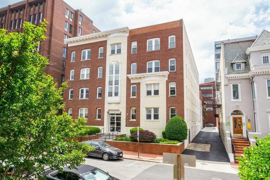 Building Photo - 2114 N St NW