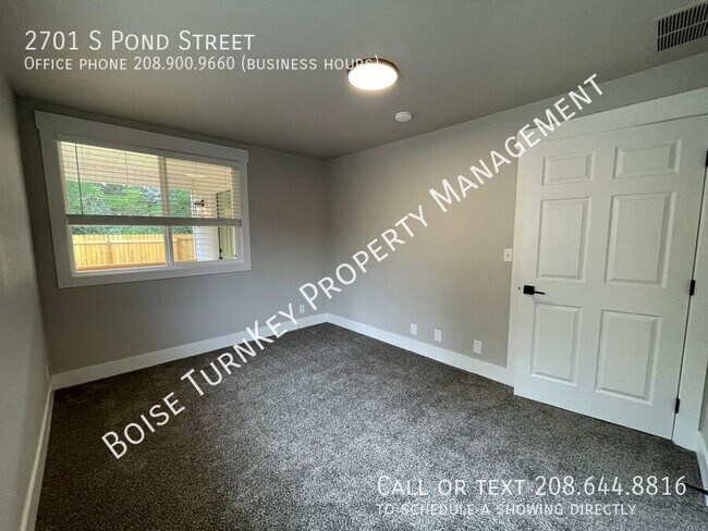 Building Photo - 2701 S Pond St