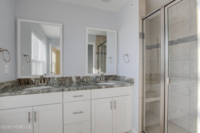 Building Photo - 26 Mariveles Wy