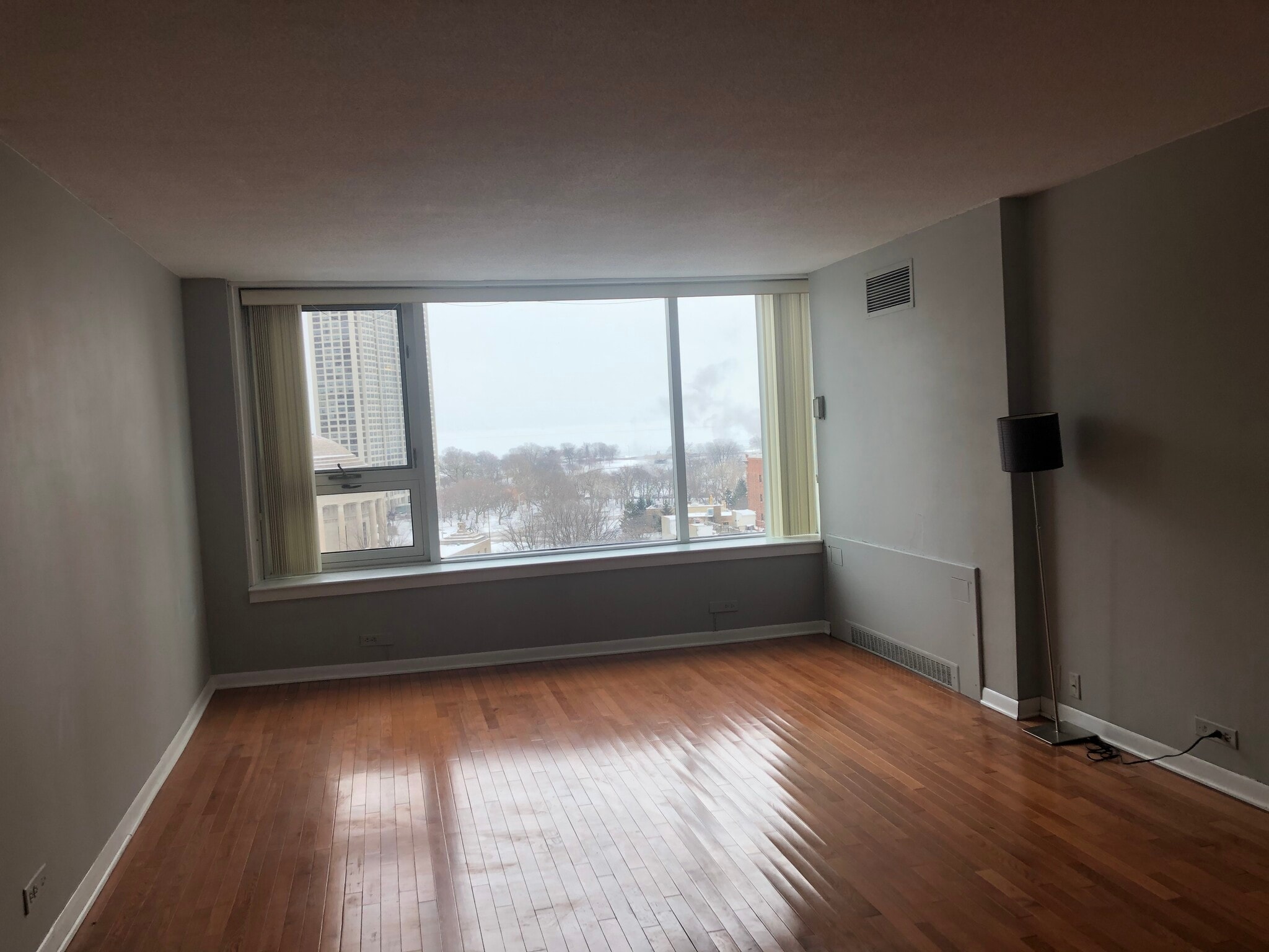 Livingroom - 2728 N Hampden Ct