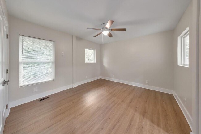 Building Photo - 1346 Wichita Dr SW