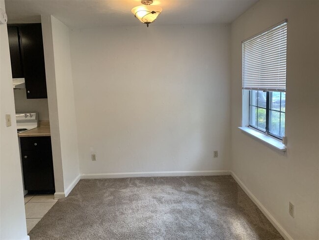 Building Photo - 808 W Carolina St