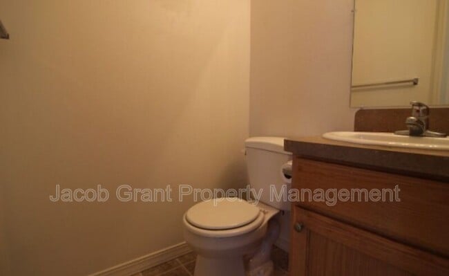 Building Photo - 1580 N Stevens Dr