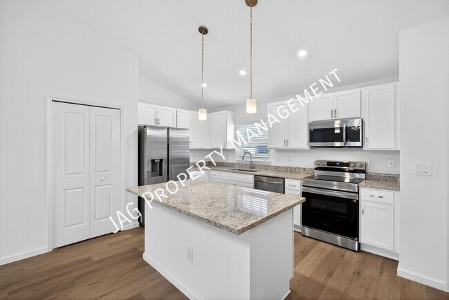 Building Photo - 251 Vin Rose Cir SE