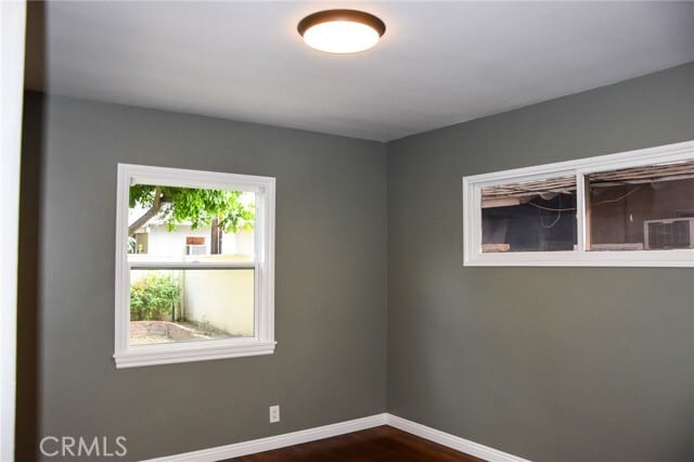 Building Photo - 421 N Park Ln