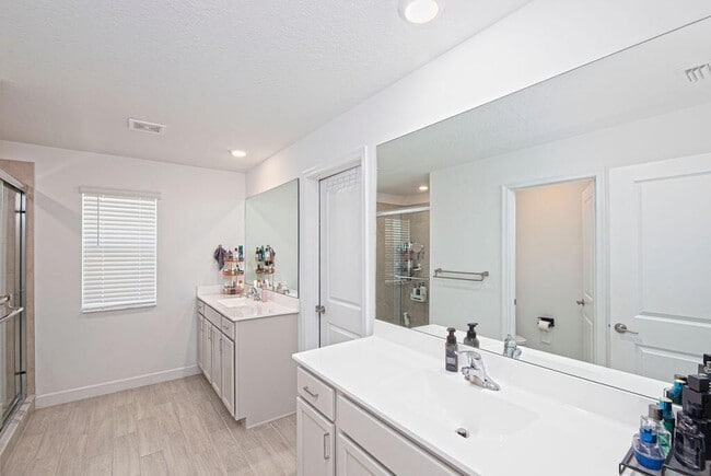 Building Photo - 12686 NW Copper Creek Dr