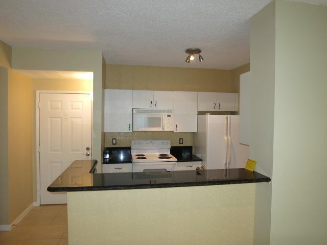 Building Photo - 630 S Sapodilla Ave