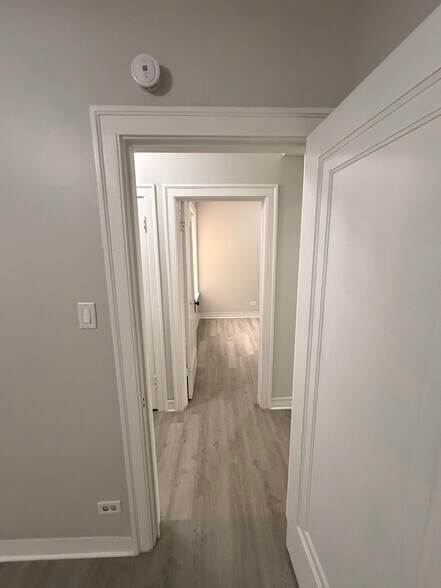 Building Photo - 8434 S Drexel Ave