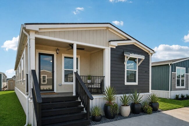 Building Photo - 1631 American Dr