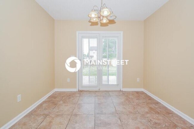 Building Photo - 3 Bedroom Pet-Friendly Home in Indianapolis, IN with Main Street Renewal
