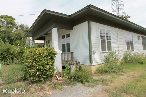 Building Photo - 104 N Greenleaf St