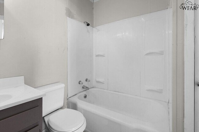 Building Photo - 2503 Marie St