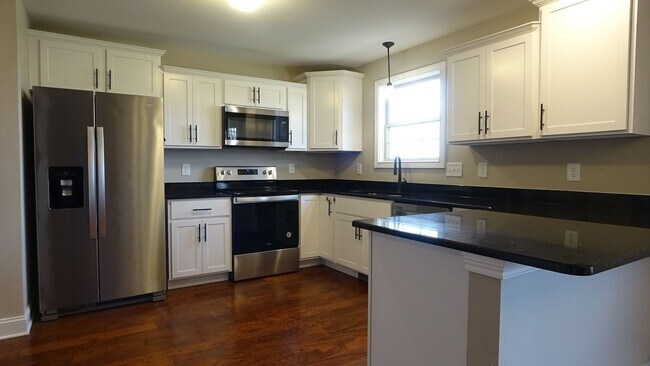 Building Photo - 2341 Danbury Dr