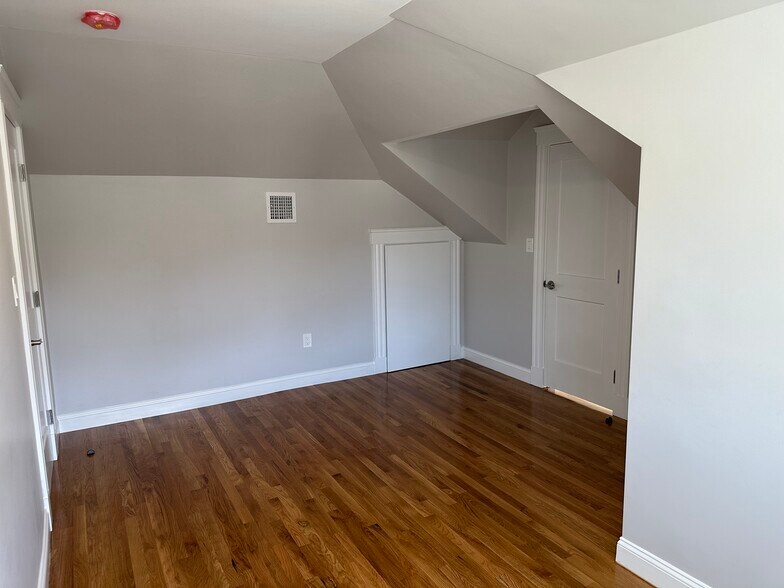 Building Photo - 35 Trapelo Rd