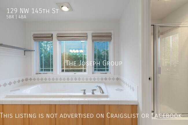 Building Photo - Beautiful 5 bed 3.5 bath in Seattle's Broa...