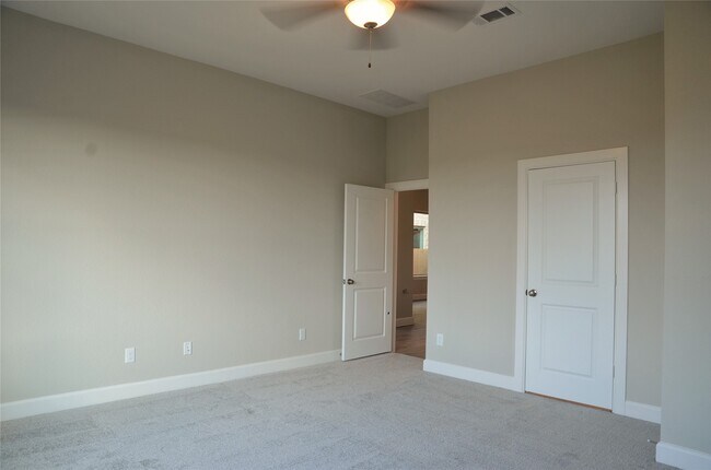 Building Photo - 23834 Pullin Market Dr