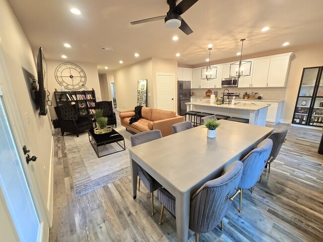 Building Photo - 2716 Brigham Ln